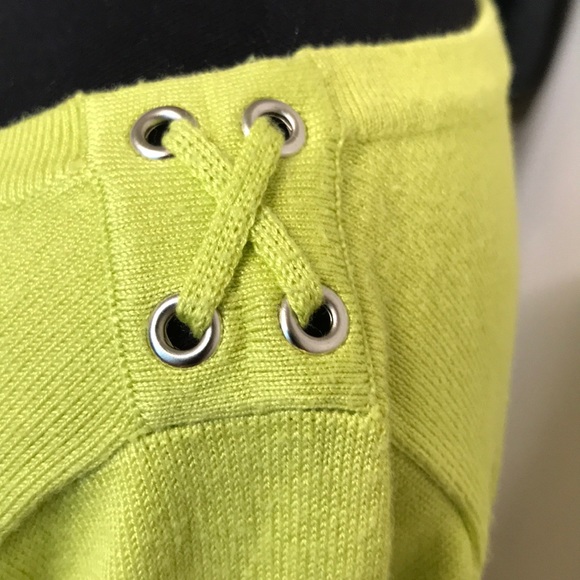 sweater - Picture 4 of 7